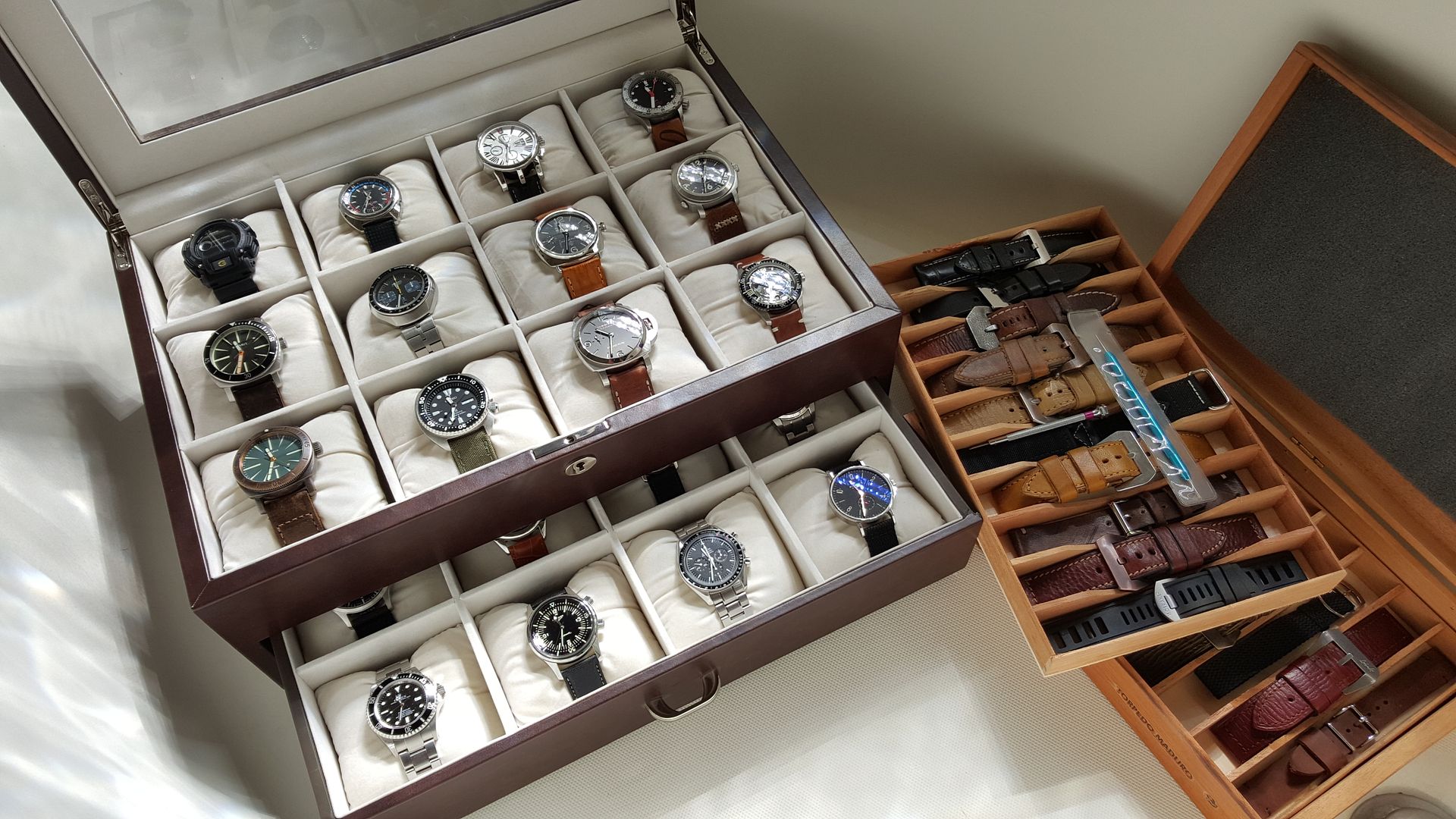 Watch strap/ bracelet storage Omega Forums